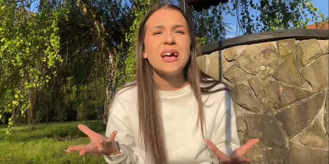 Tiktokerka straciła zęby