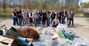 Zachęcają innych, by sprzątali okolicę, więc… sami też to zrobili. Urzędnicy zbierali odpady w mieście