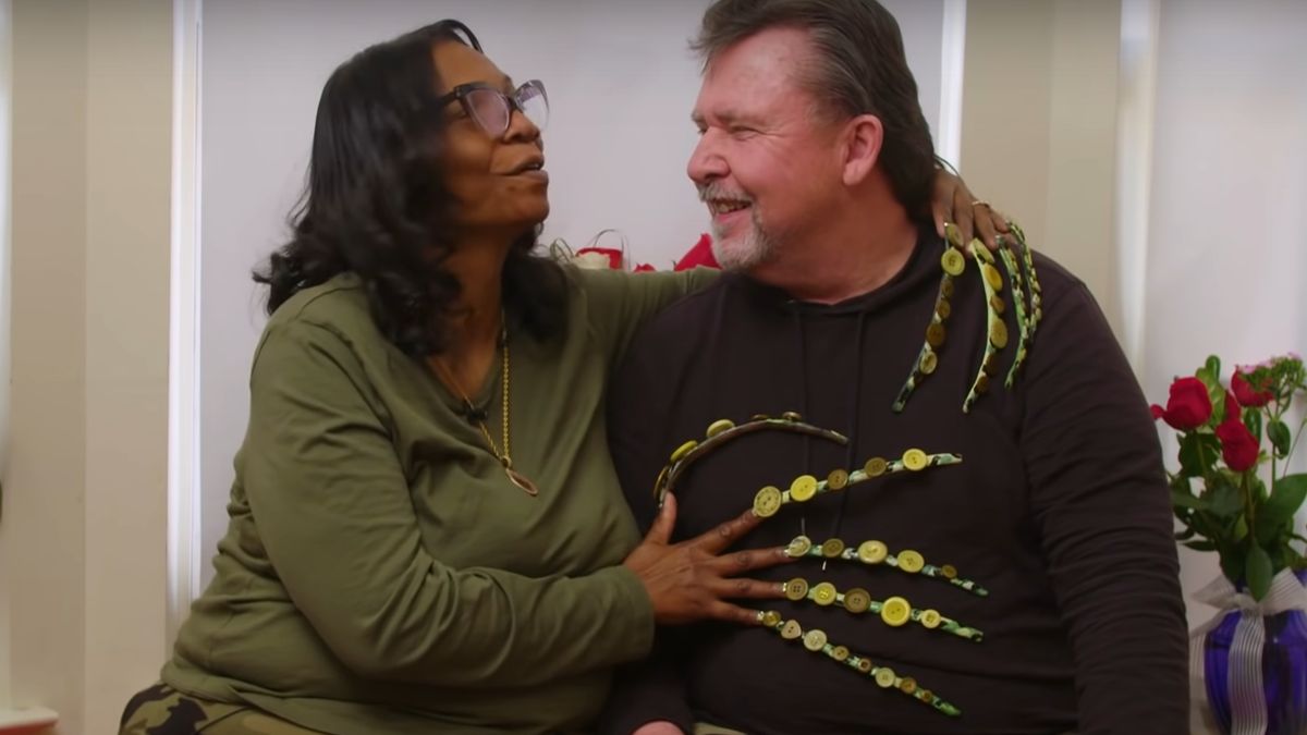 Paznokcie kobiety znacznie ograniczają jej codzienne życie