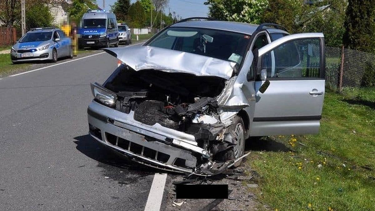 Kobieta zasnęła za kierownicą seata