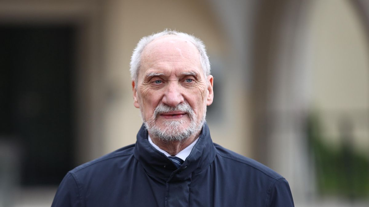 Macierewicz u Kłeczka. "Tu ryba do akwarium"