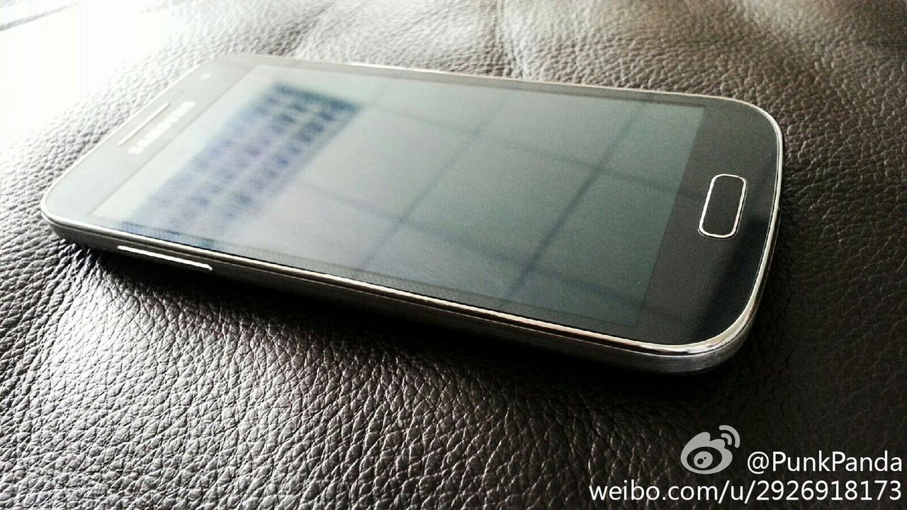 Samsung Galaxy S4 mini (fot. weibo.com)