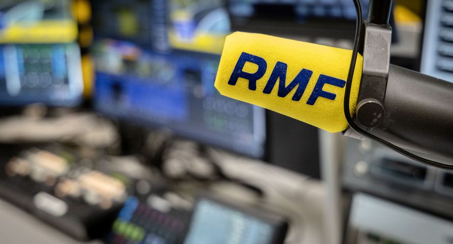 Lato w RMF FM: wakacyjne pasma, podcasty i akcje ze słuchaczami