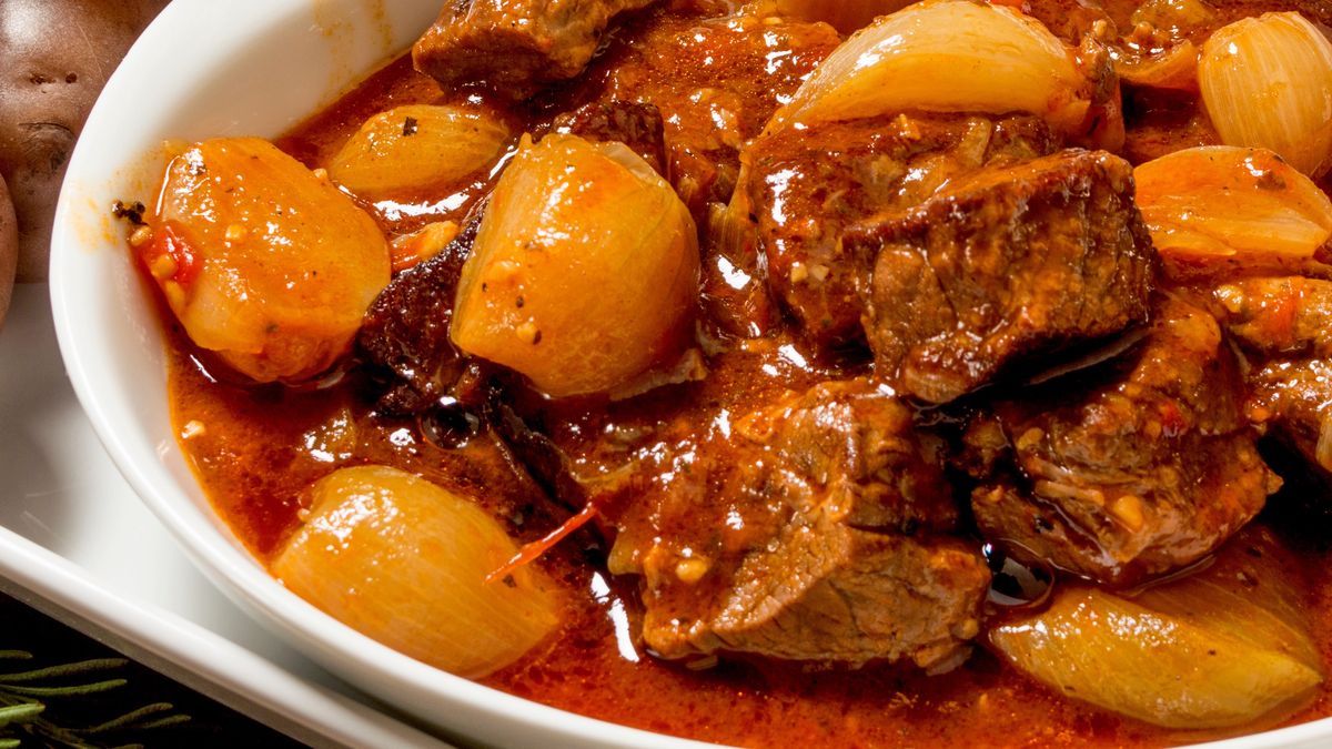 Stifado z królikiem to niebo w gębie