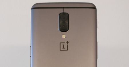 Prototyp OnePlus 5 z podwójną kamerą uchwycony na zdjęciu