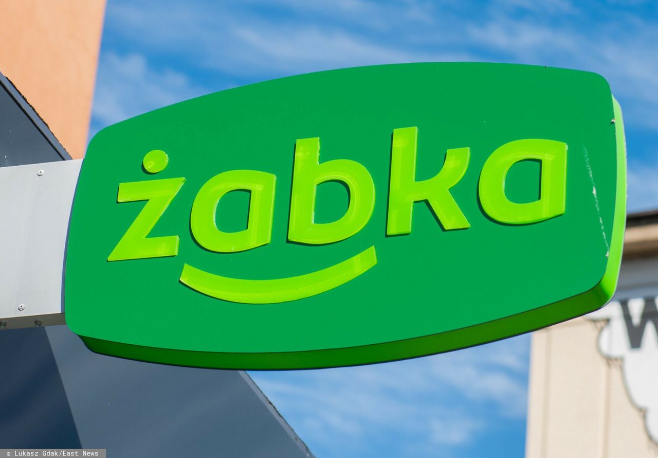 Żabka uśmiecha się do kierowców. Sieć idzie śladem McDonald's