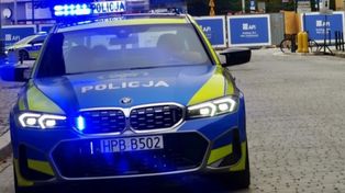Wjechał koparką pod pociąg i uciekł. Wpadł w zaskakujący sposób