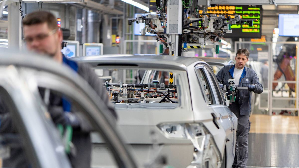 Cięcie kosztów przy jednoczesnym wzroście wydatków na inwestycje - oto plan Volkswagena na najbliższe kilka lat.