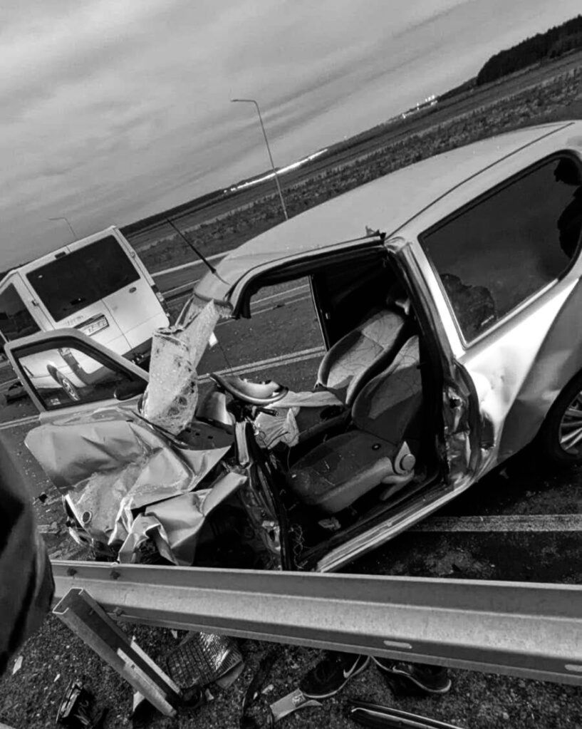 Zakroczym: Tragiczna czołówka na wiadukcie. Kierowca zmarł w szpitalu