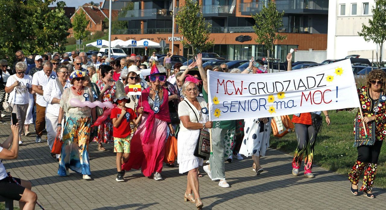 Grudziądz: Seniorzy przejęli klucze do miasta. Rozpoczęły się pierwsze "Senioralia"