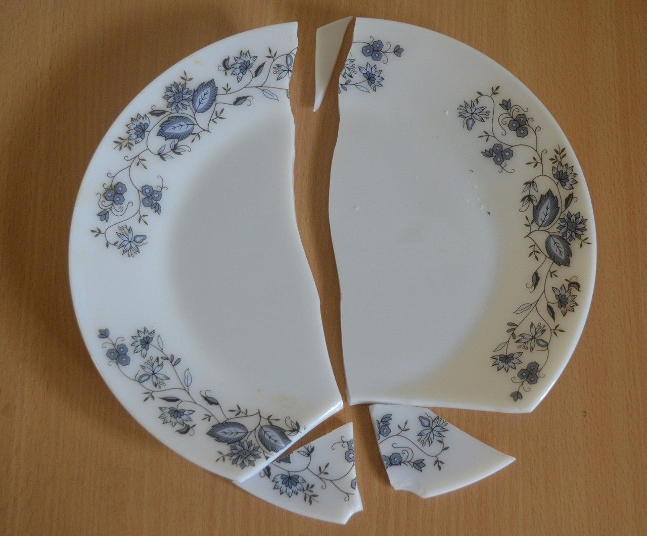 Rozbite naczynia/porcelana