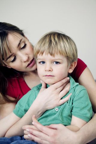 Zapalenie gardła u dzieci najczęściej ma podłoże wirusowe.