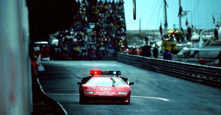 Lamborghini Countach jako safety car!