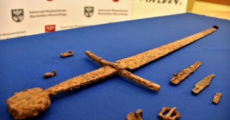 Wyjątkowe odkrycie pod Olsztynem. Znaleziono nagi miecz grunwaldzki