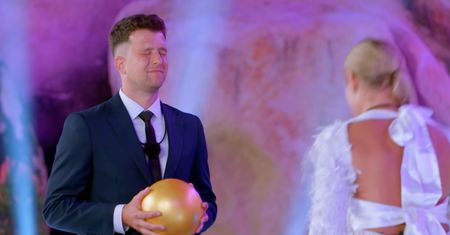 "Hotel Paradise". Jędrzej dziękuje Agnieszce, która rzuciła kulą