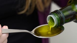 Wystarczy łyżka dziennie, a twoja wątroba będzie jak nowa. Polej ulubioną sałatkę albo wymieszaj z twarożkiem