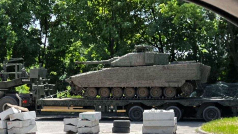 Szwedzki bwp CV-9040C w Ukrainie.