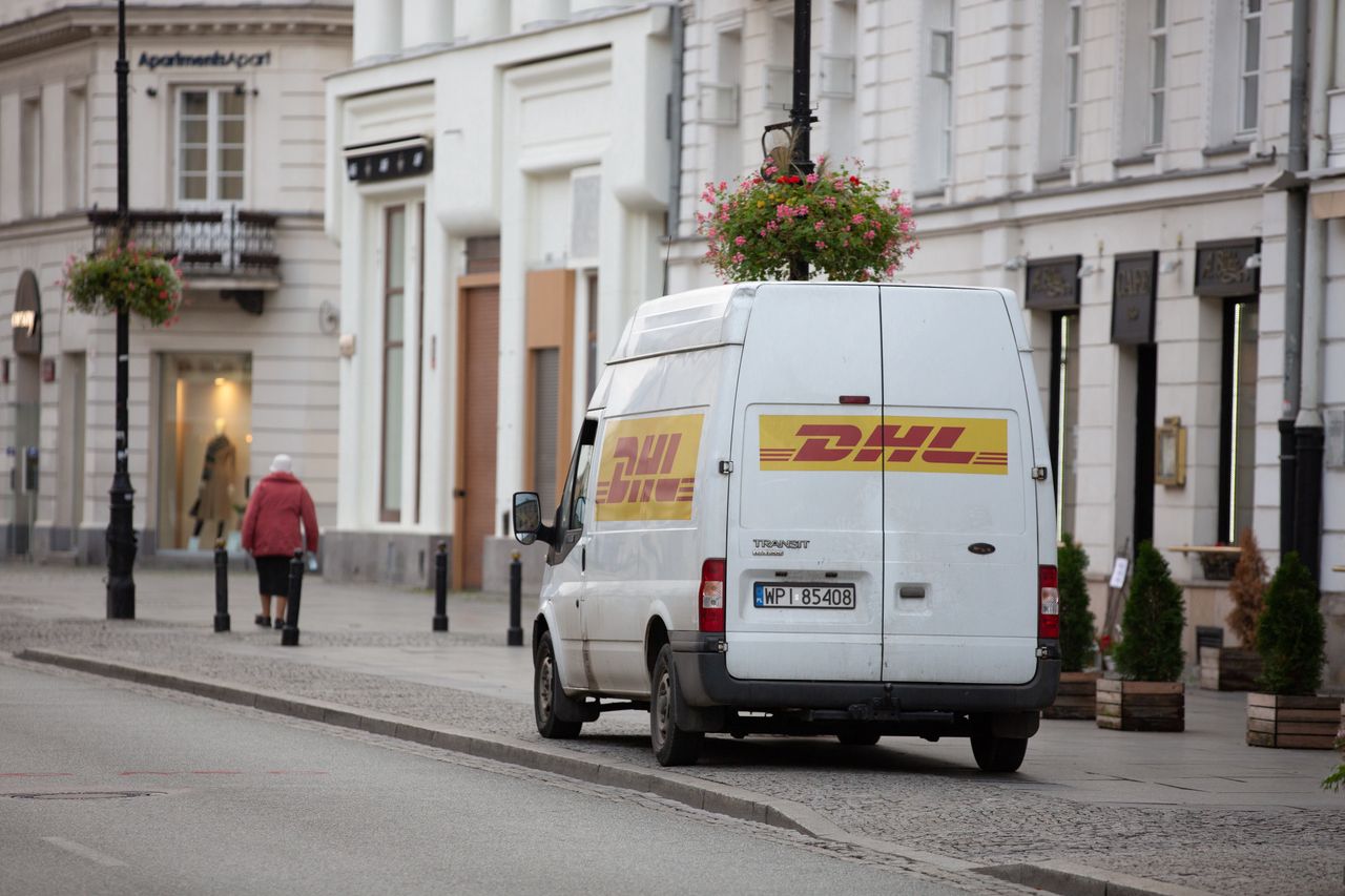 Przestępcy często podszywają się pod DHL