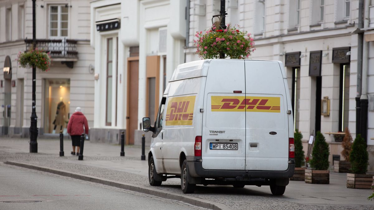 kurier kurierzy przesyłka dpd dhl inpost dostawa przesyłki