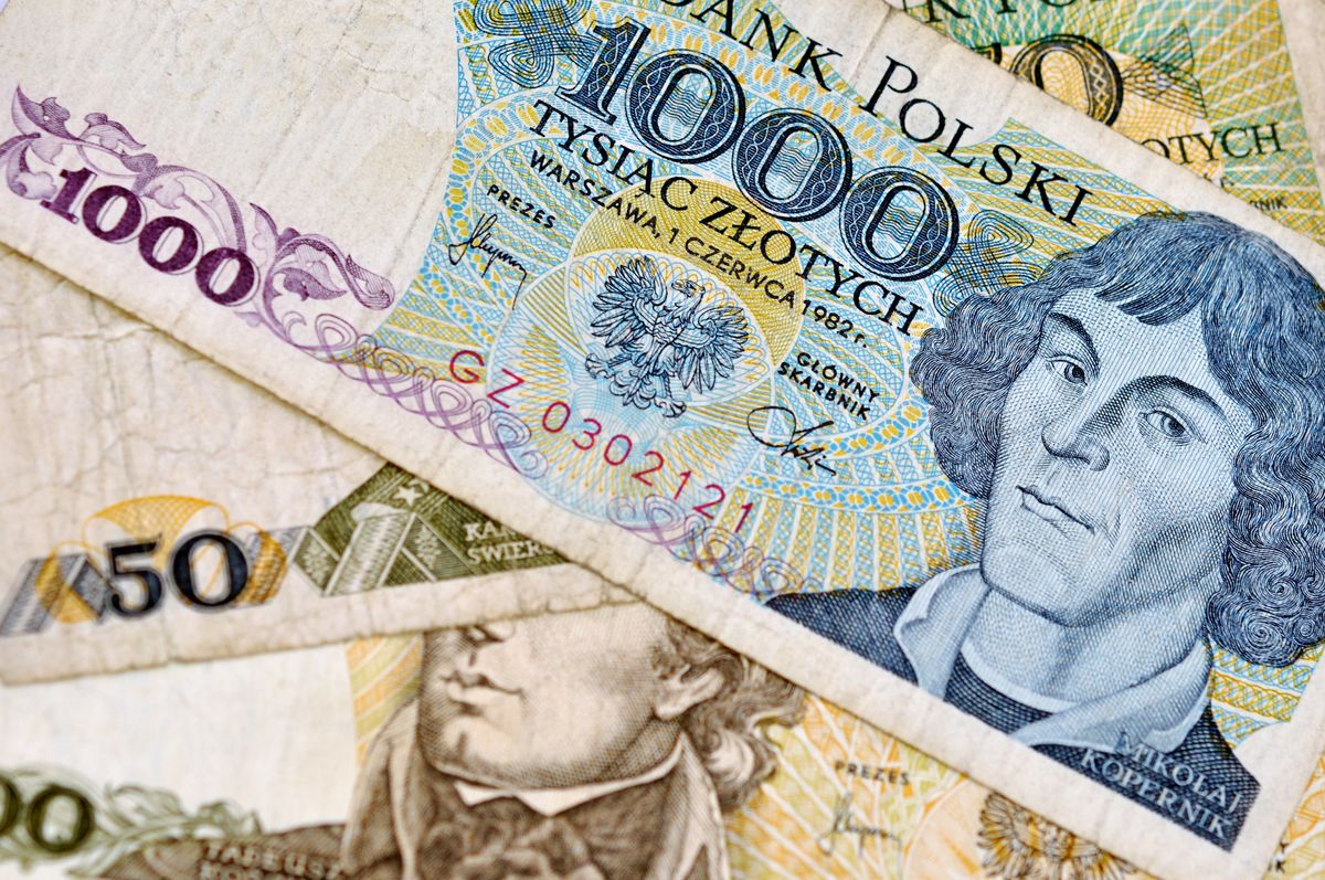 Мінімальна зарплата у Польщі знову виросте. Яких сум сподіватися?