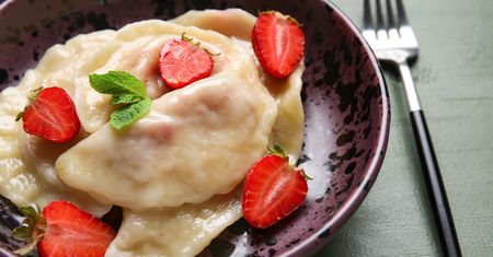 Moja mama robi najlepsze pierogi z truskawkami. Jedna dokładka to zawsze za mało