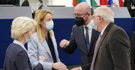 Zachód uderza w dostawy surowców energetycznych Rosji. O odcięciu się od gazu nie ma mowy