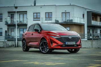 Nissan Qashqai zostaje z silnikiem spalinowym