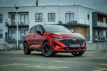 Nissan Qashqai zostaje z silnikiem spalinowym