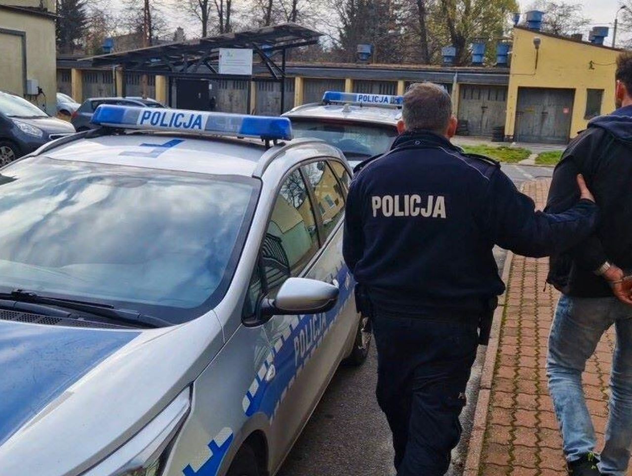 Dobroń Mały: Złodziej toyoty zatrzymany po krótkim pościgu