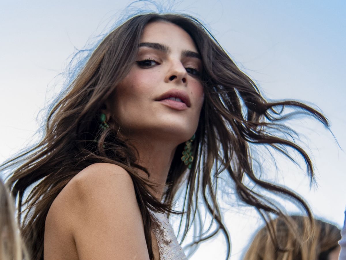 Emily Ratajkowski pokazała sesję zdjęciową z mężem. Szaleją za sobą