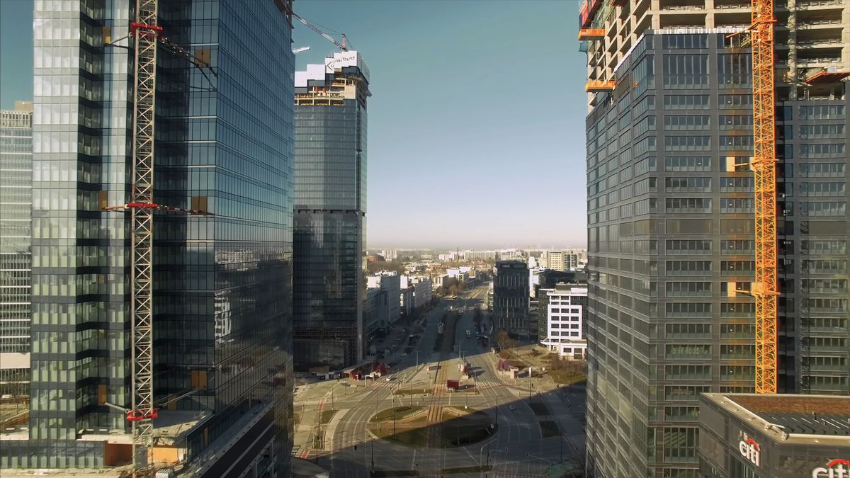 Koronawirus w Polsce: Warszawa opustoszała. Widać to na filmie z drona 1