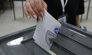Kosowo wybiera parlament. Ponowne głosowanie ma zakończyć impas