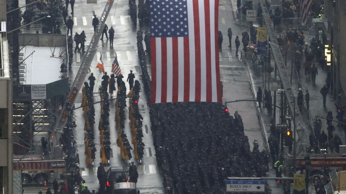 Tłumy żegnały poległego policjanta 