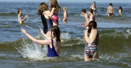 Plażowiczom puszczają nerwy. Nie chcą takiego widoku