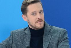 "Dzień Dobry TVN". Damian Michałowski zalicza wpadkę. Aż się zarumienił