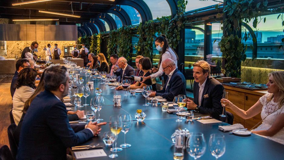 Kolacja dla Wspaniałych w restauracji Szóstka w Hotelu Warszawa