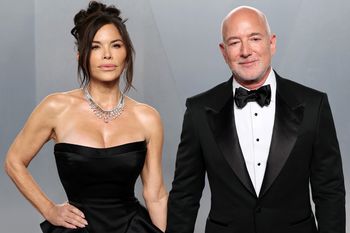 Jeff Bezos i Lauren Sanchez oczarowali na gali Oscarów. Postawili na klasykę