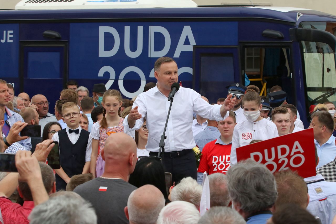 Wybory prezydenckie. Politolodzy komentują postawę Andrzeja Dudy ws. LGBT