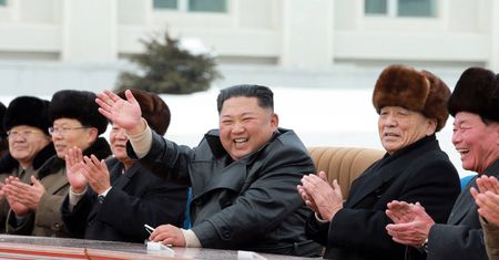 Działo się w poniedziałek w nocy. NATO na pomoc Korei? Kim Dzong Un zmroził groźbą