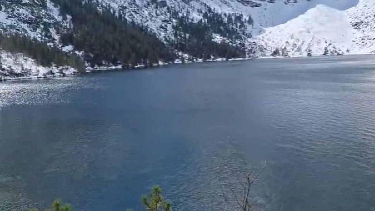 Morskie Oko już rozmarzło.