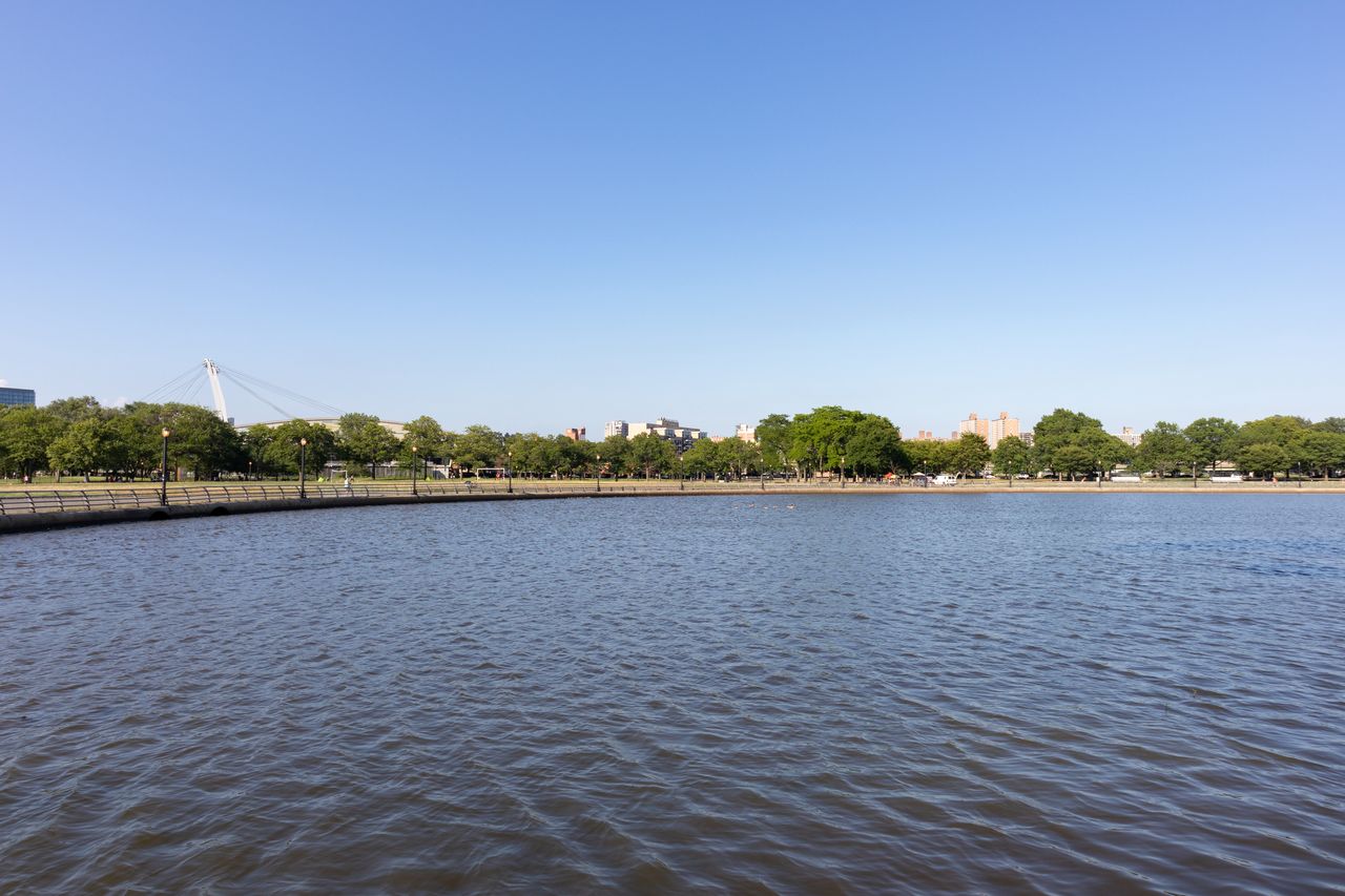 Americans find $100k treasure in queens lake during magnet fishing