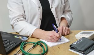 Lekarz z Poznania usłyszał zarzuty. "80 tys. zł w formie korzyści majątkowych"