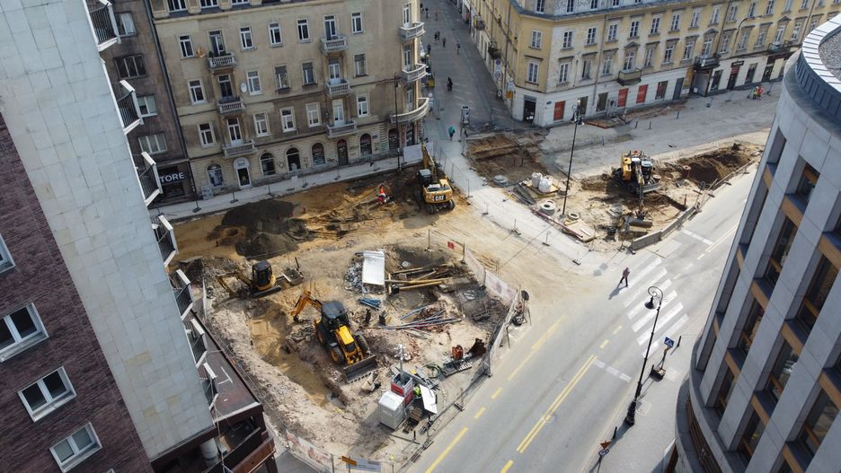 Warszawa. Trwa przebudowa Placu Pięciu Rogów