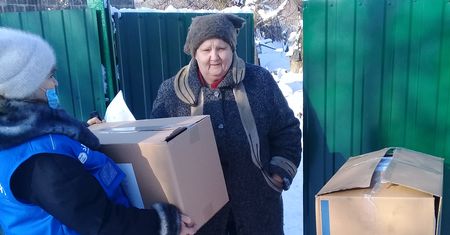 Kobiety na granicy rosyjsko-ukraińskiej żyją w głodzie i strachu. "Sytuacja jest dramatyczna"