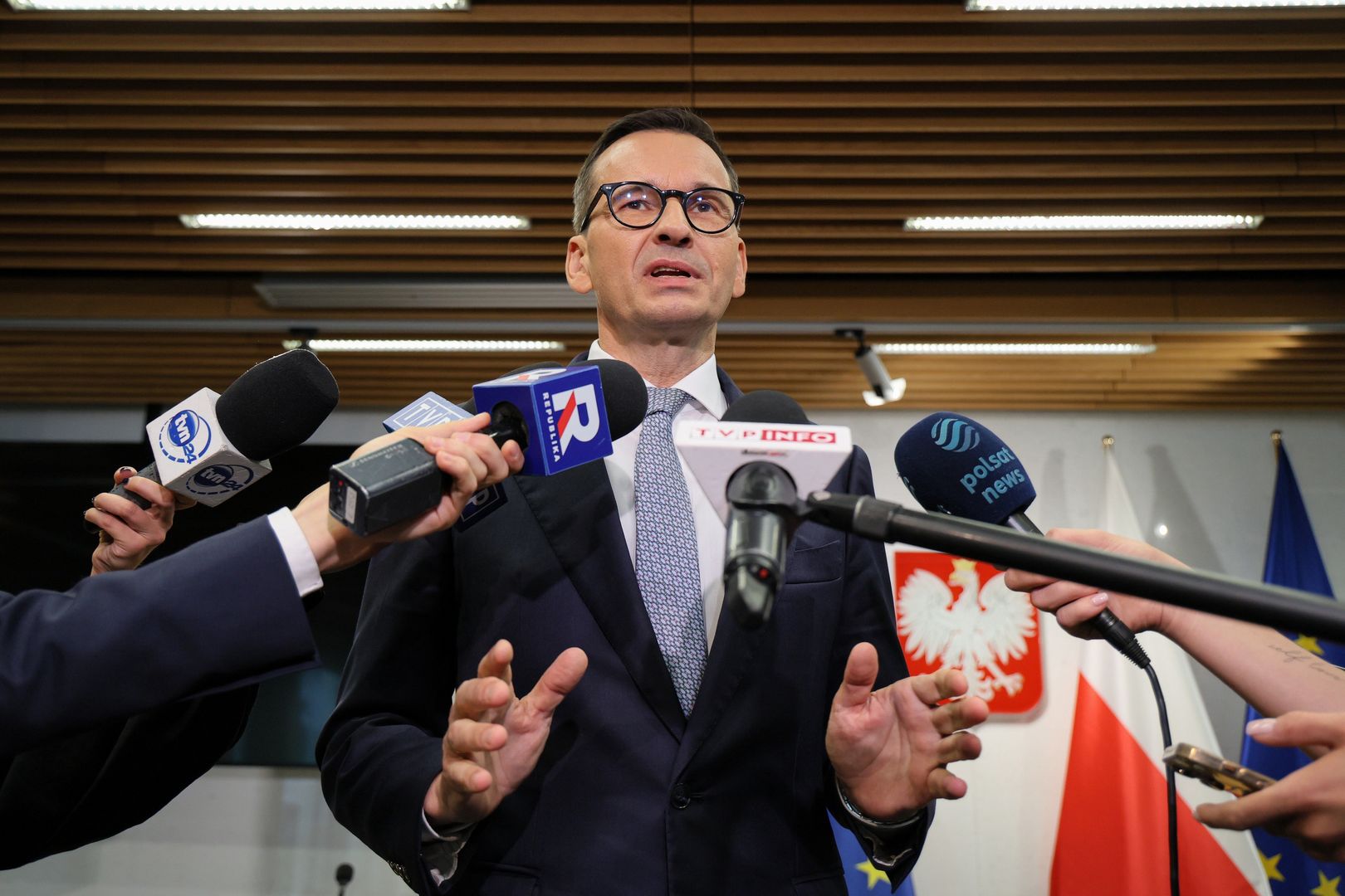 "Kaczyński pomylił netto z brutto". Lawina komentarzy po apelu Morawieckiego