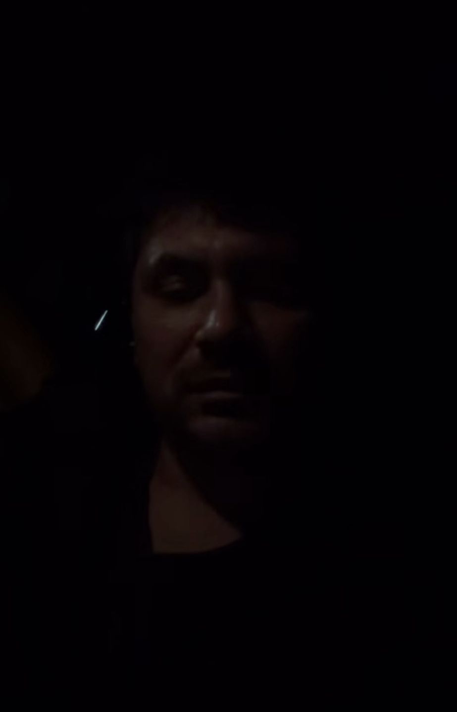 Skąpany w mroku Daniel Martyniuk
