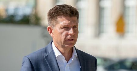 Petru: Obajtek oszukuje Polaków. "Ceny paliw wystrzelą"
