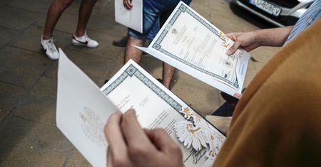 Matura 2020 a koronawirus. Maturzyści są klasyfikowani online. Świadectwa mogą dostać skanem