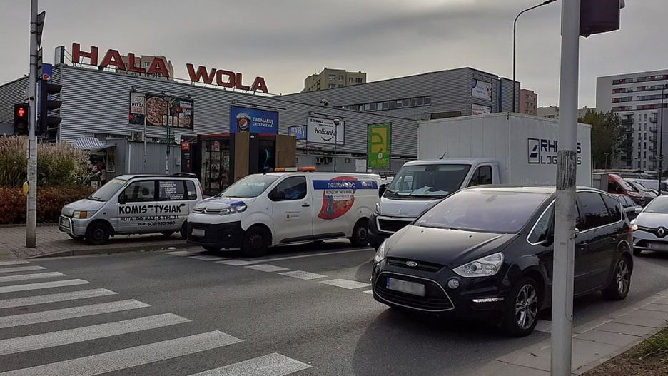 Skrzyżowanie Człuchowskiej i Powstańców Śląskich często zatłoczone. Fot. Jarosław Oborski