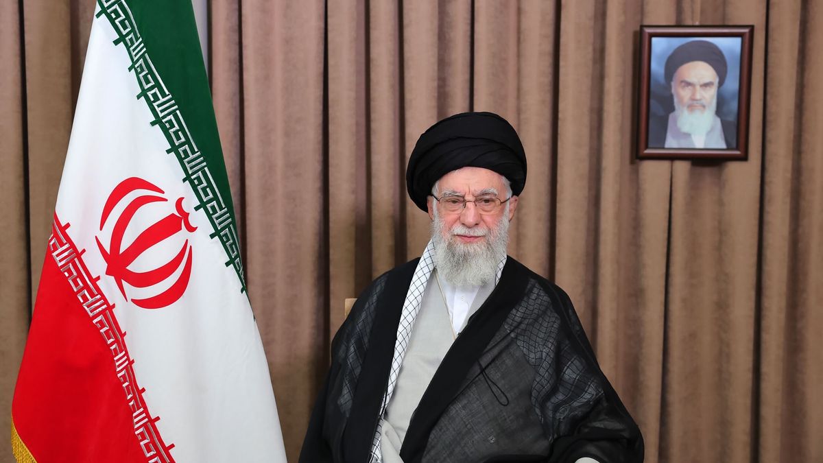 Ali Khamenei zapowiada, że Iran "nie ulegnie presji" USA